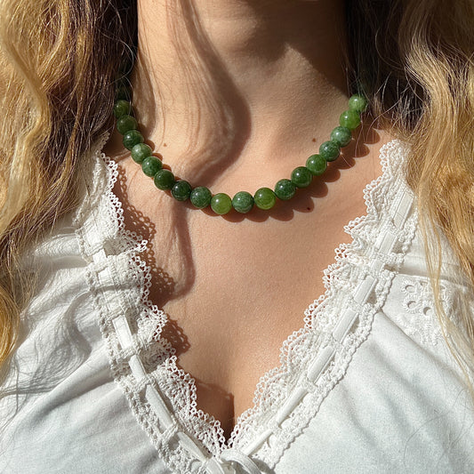 Necklace with green jade beads Gold