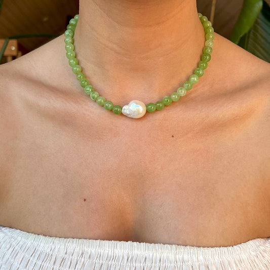 Halskæde med barok ferskvandsperle Light Green Sølv