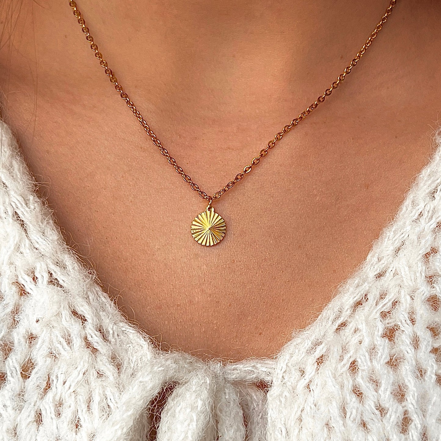 Necklace with pendant Gold
