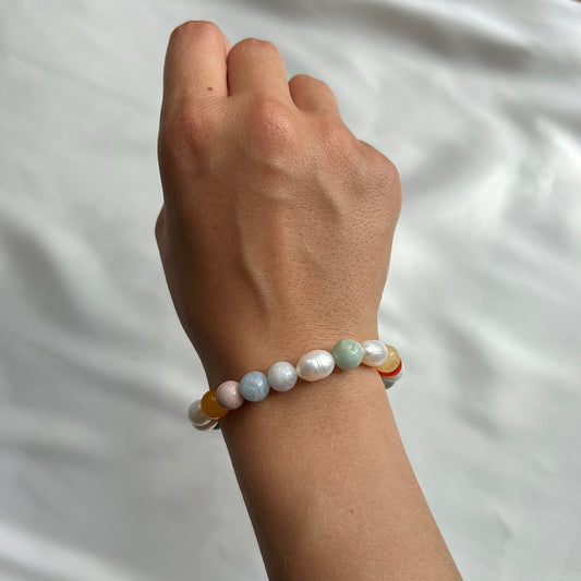 Armbånd med ferskvandsperler og stenperler Sølv