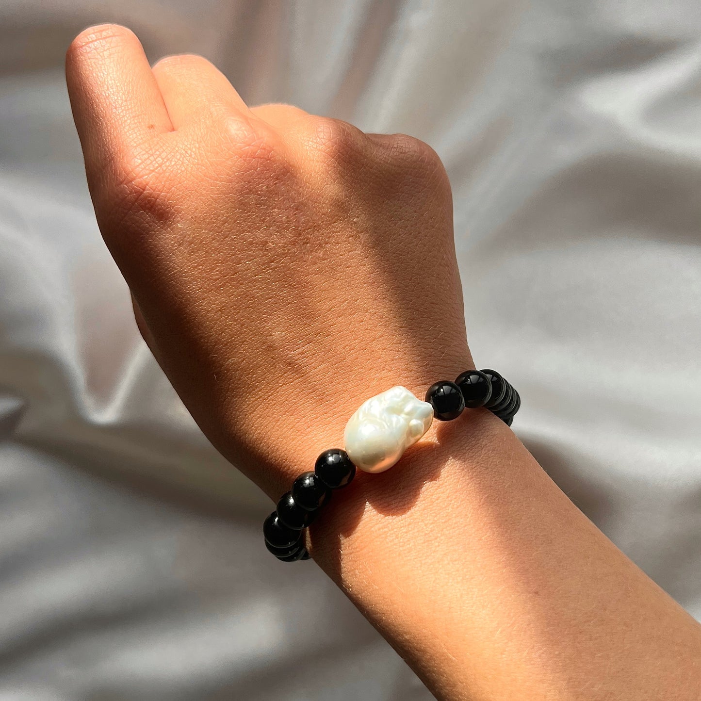 Armbånd med barok ferskvandsperle Sort Guld