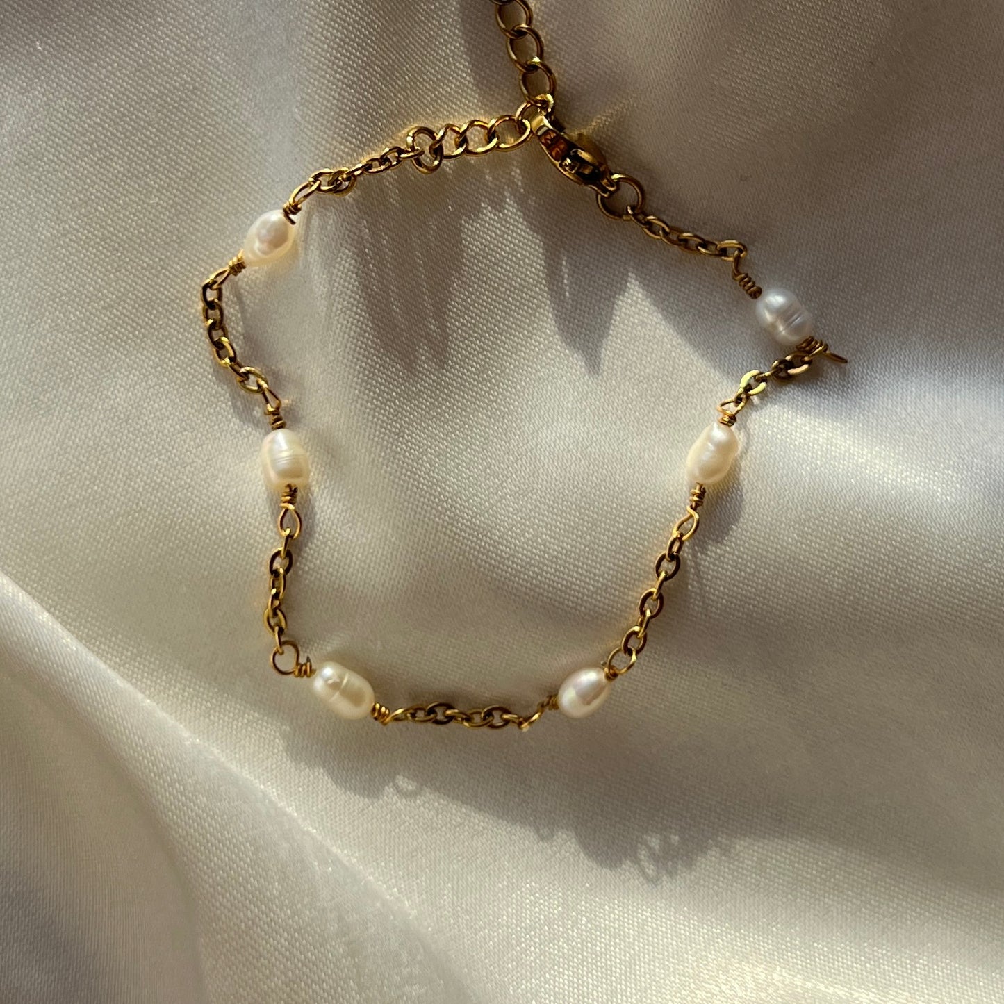 Freshwater Pearl Bracelet Gold