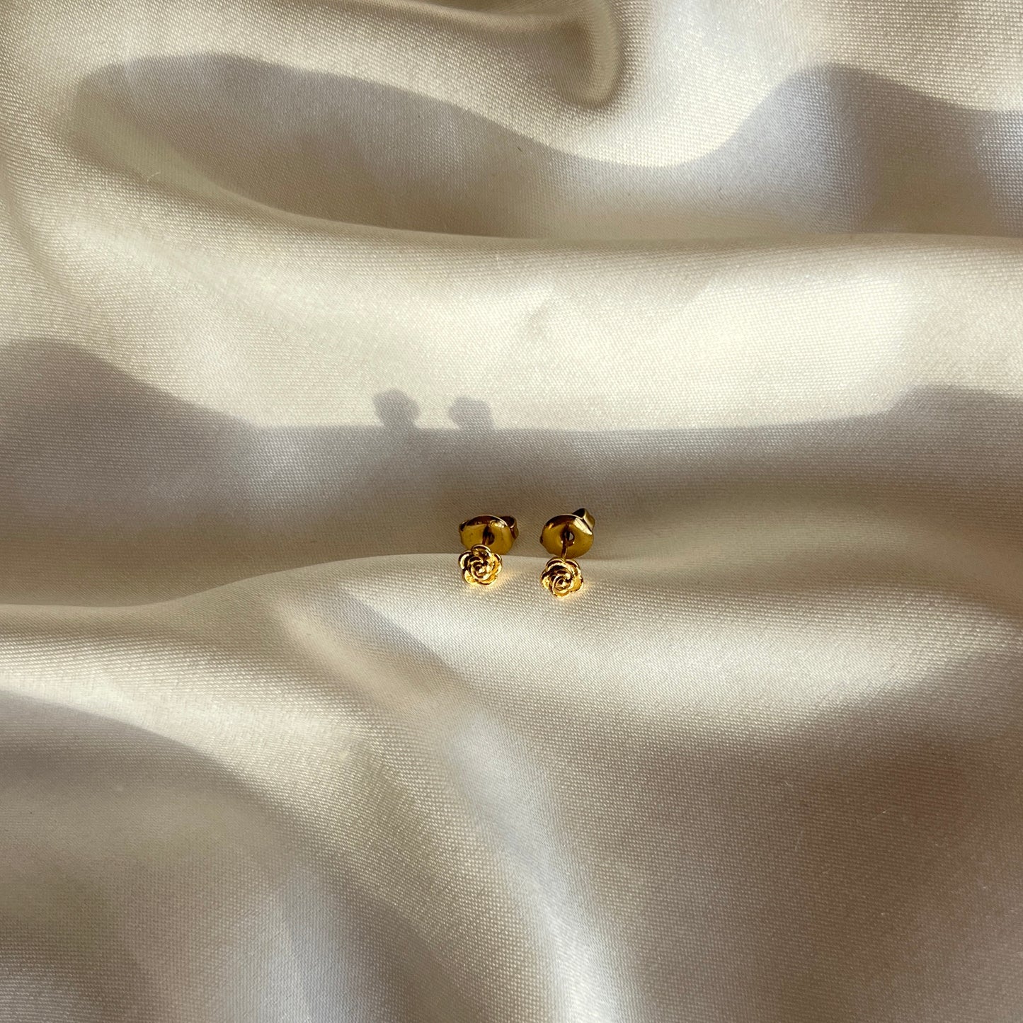 Flower Stud Earrings Gold