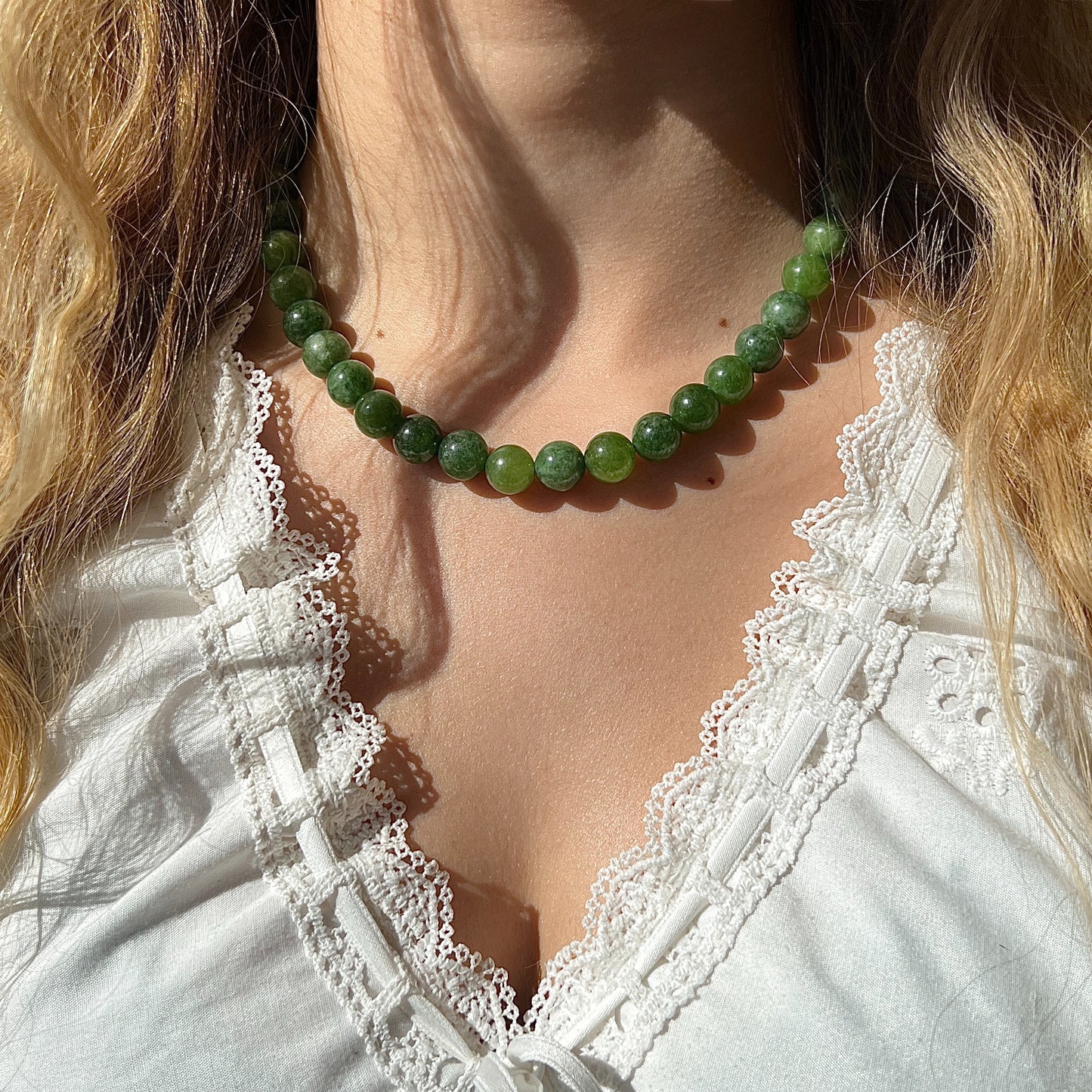 Necklace with green jade beads Gold