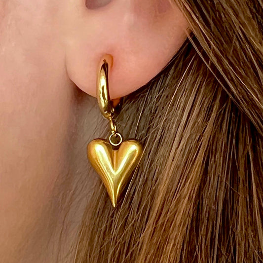 Huggie Hoop Earrings with Hearts Gold