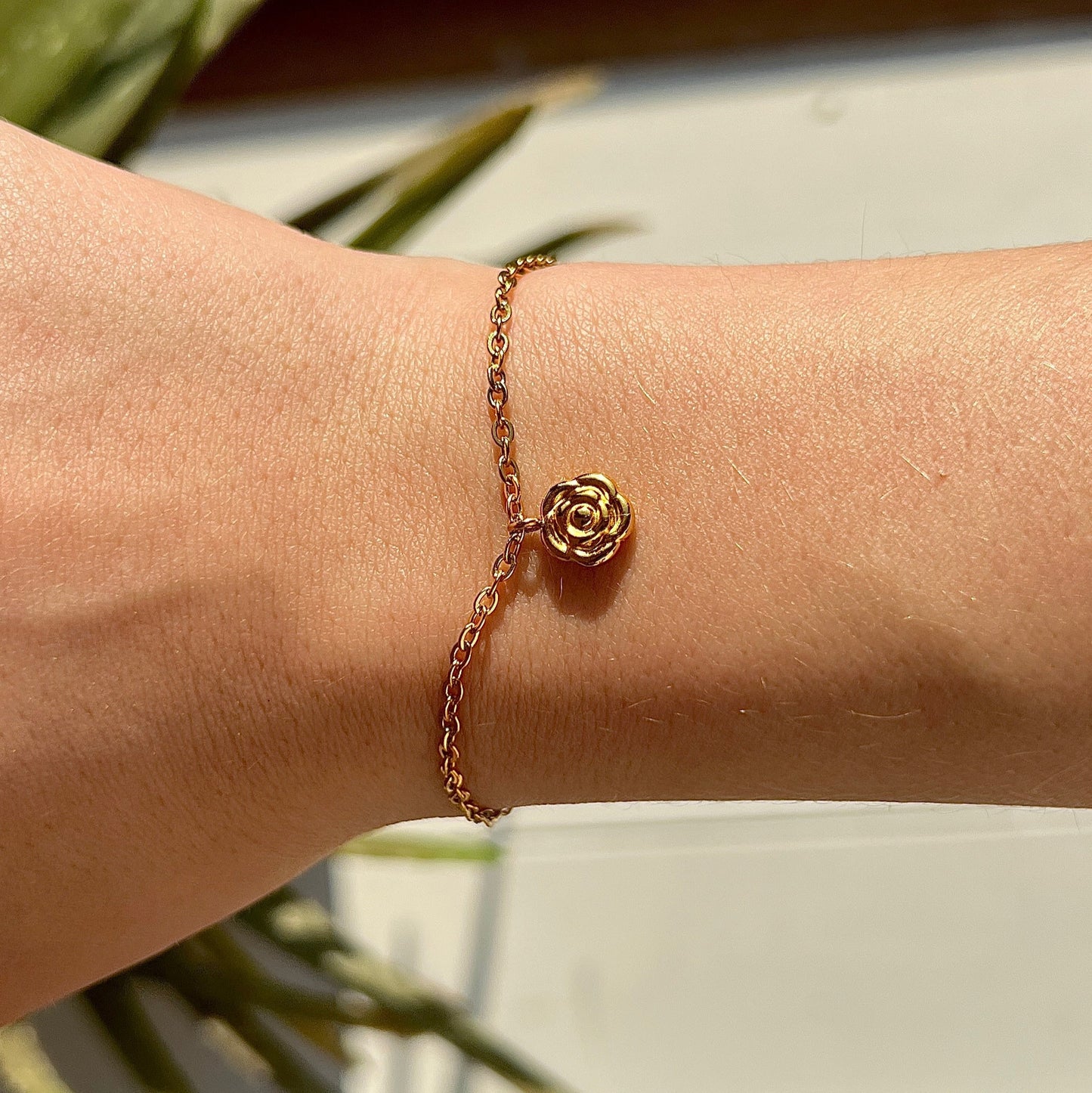 Armbånd med blomst Guld