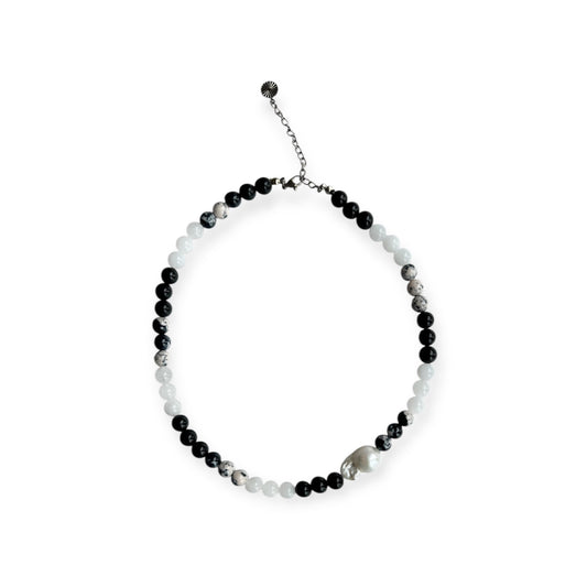 Halskæde med barok ferskvandsperle Sort/Hvid Sølv