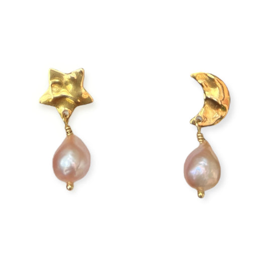 Øreringe med måne, stjerne og rosa ferskvandsperler Guld