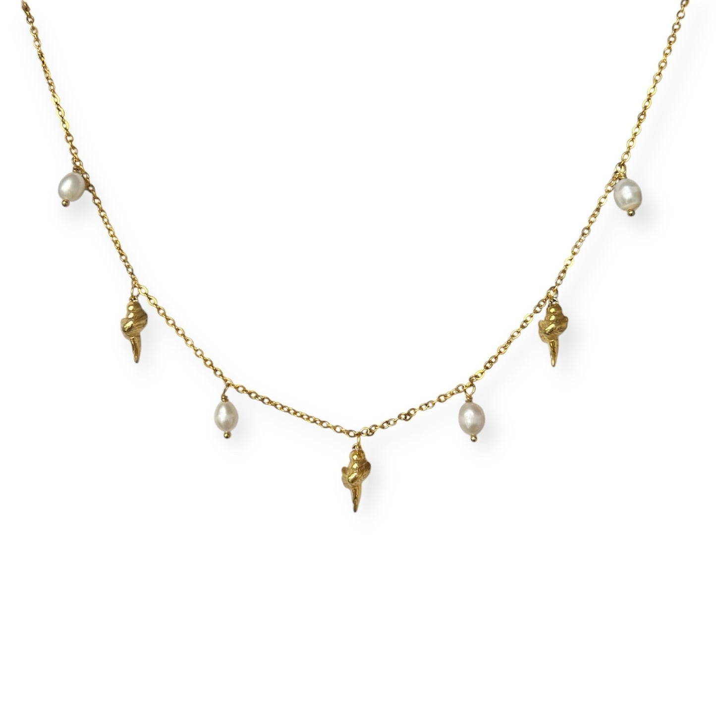 Halskæde med konkylier og ferskvandsperler Guld