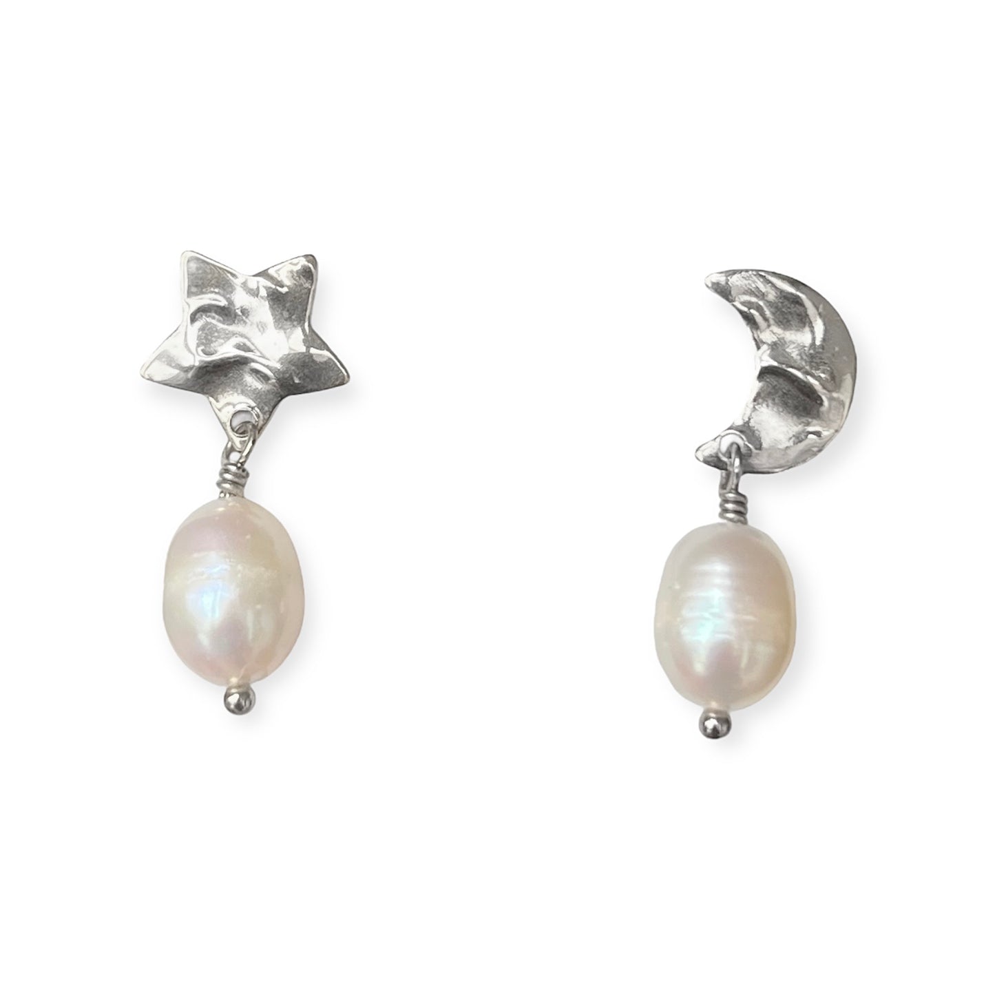 Øreringe med måne, stjerne og ferskvandsperler Sølv