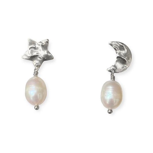 Øreringe med måne, stjerne og ferskvandsperler Sølv