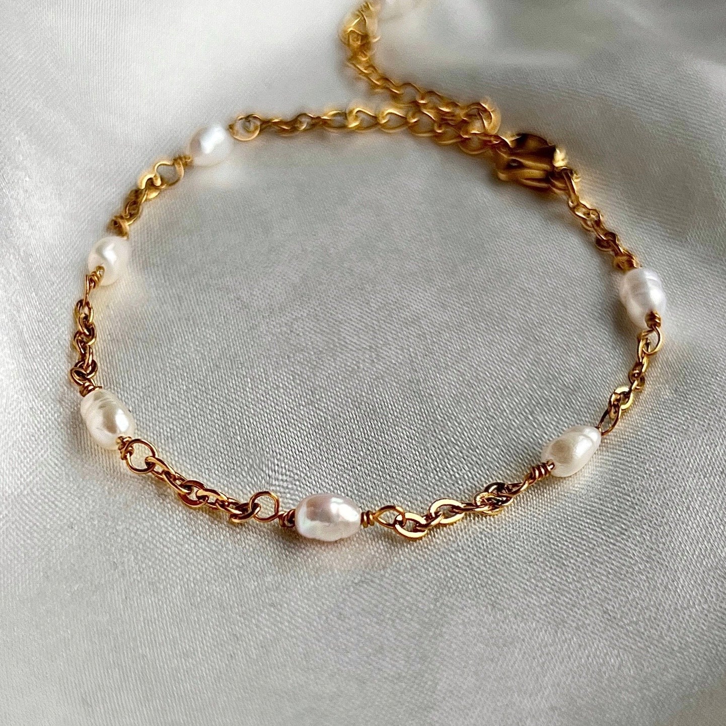 Freshwater Pearl Bracelet Gold