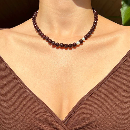 Halskæde med granatsten og ferskvandsperler Sølv