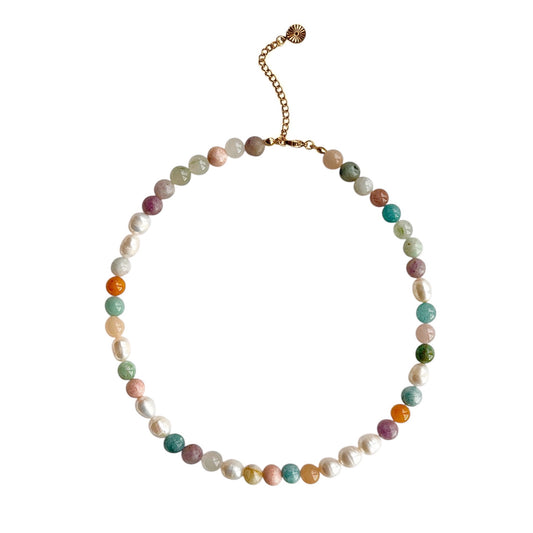 Halskæde med ferskvandsperler og stenperler Guld