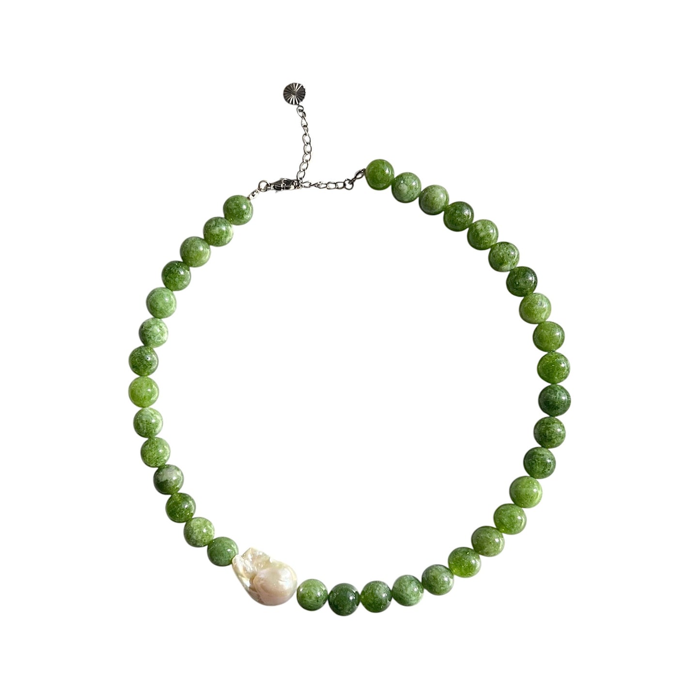 Halskæde med barok ferskvandsperle Grøn Sølv