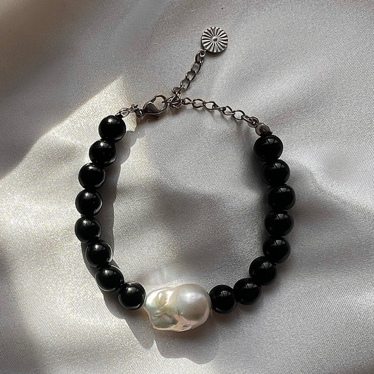 Armbånd med barok ferskvandsperle Sort Sølv