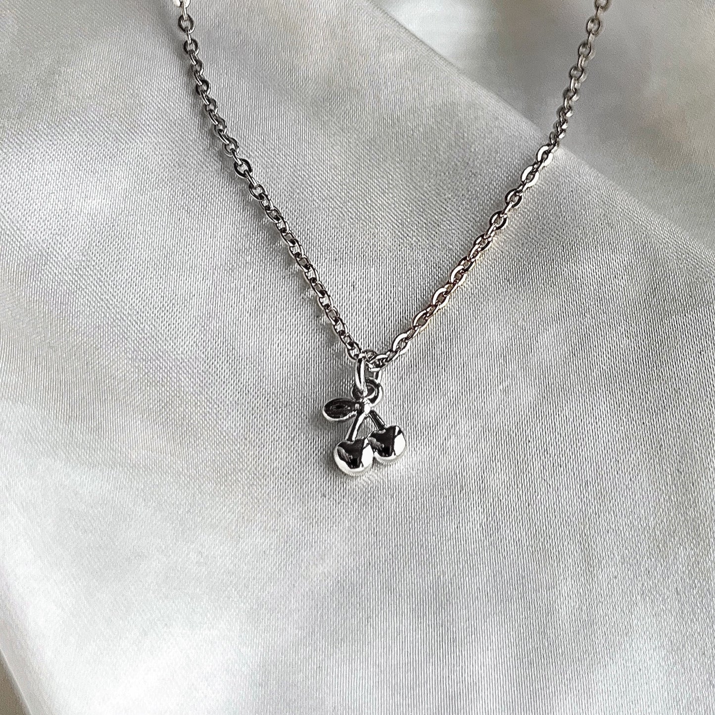 Halskæde med kirsebær Sølv