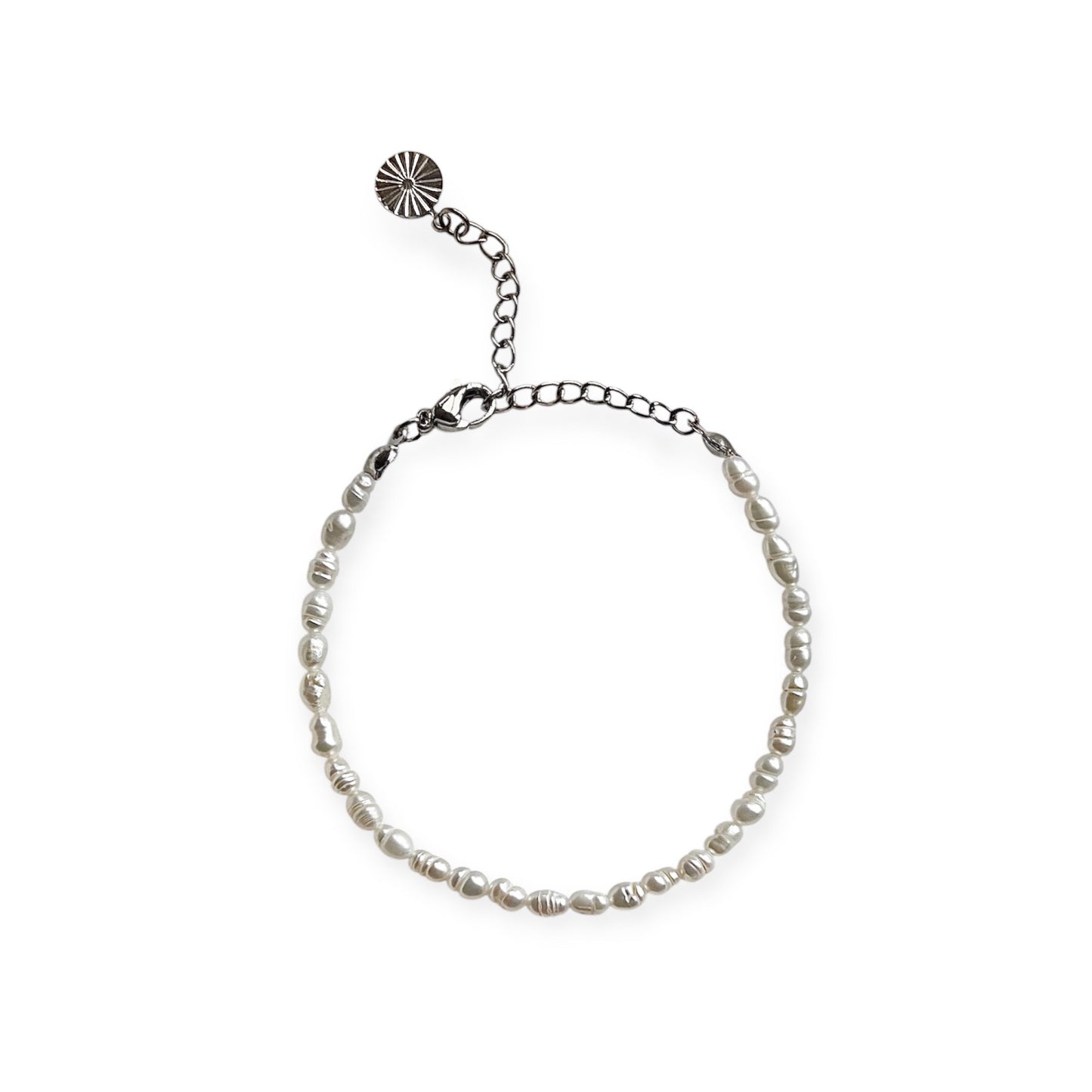 Armbånd med små ferskvandsperler Sølv