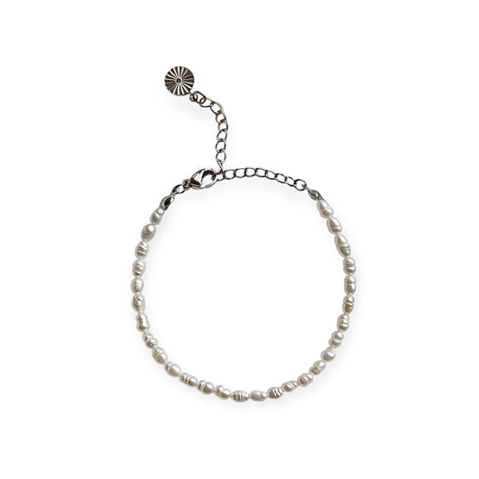 Armbånd med små ferskvandsperler Sølv